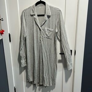 Gap Maternity Sleep Shirt Soft Luxurious Small EUC
